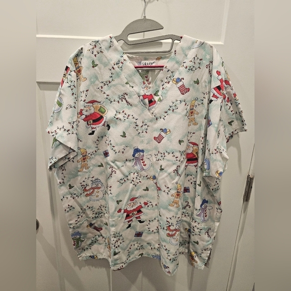 Scrub Wear Tops - Scrub Basics Christmas Holiday Scrub Top Snowman Santa Lights Print Size XL